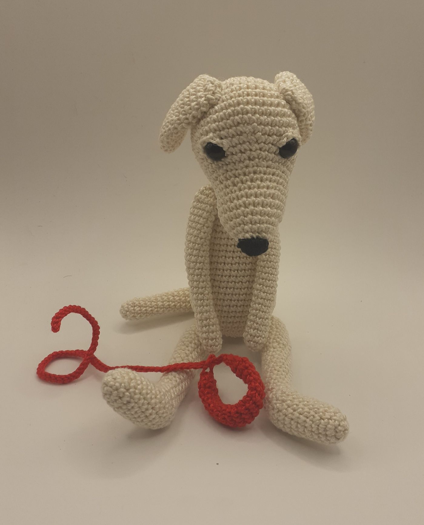 Cão labrador golden retrivier em crochet
