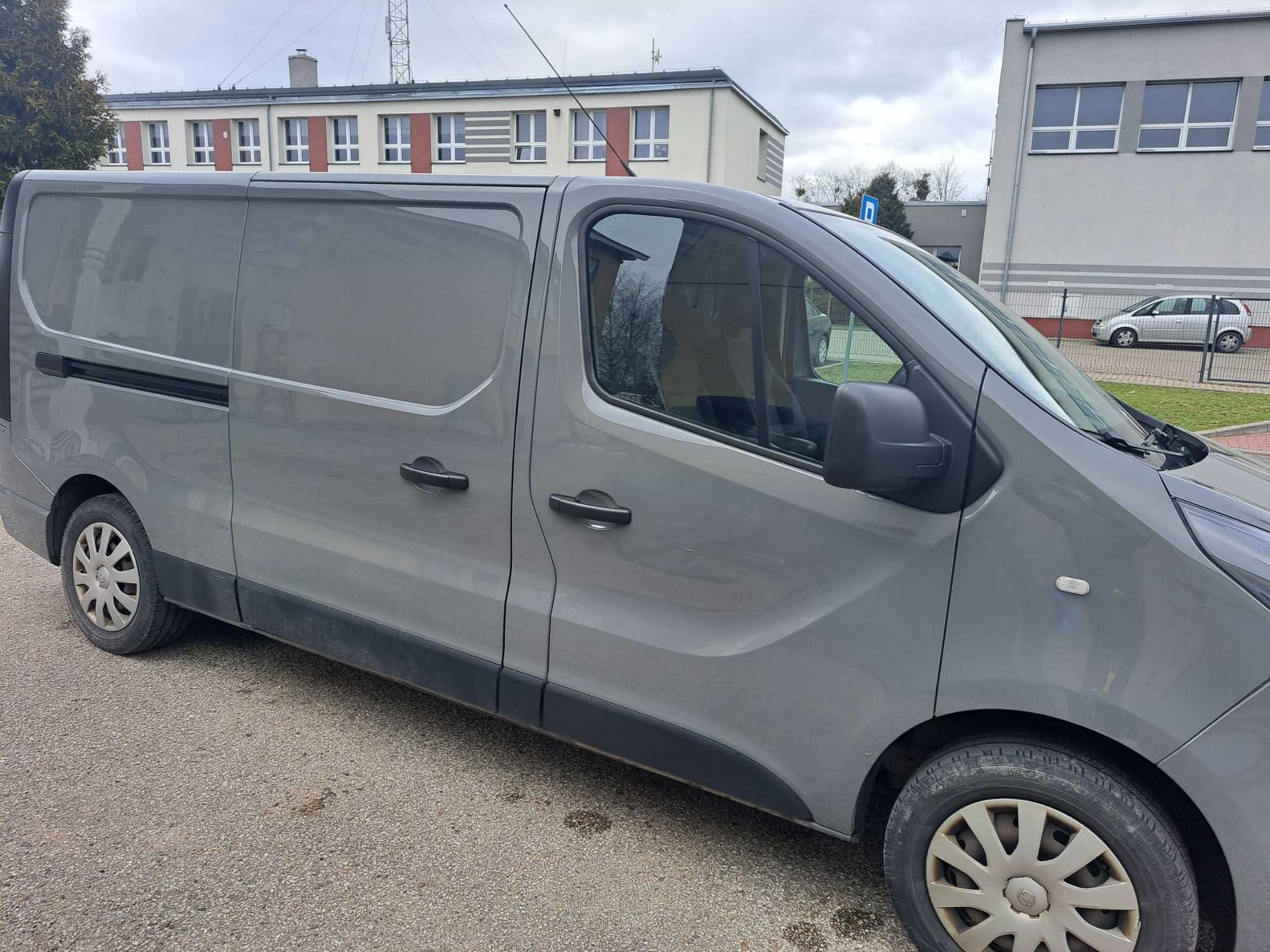 Opel Vivaro 1,6 blaszak