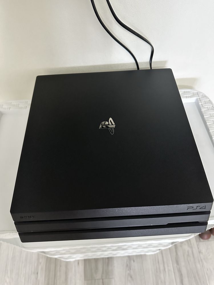 PS4 pro 1TB приставка