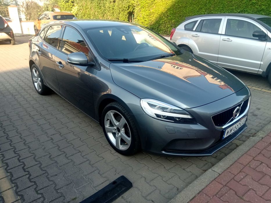 VOLVO V40 2.0 152 KM T3 Drive-E Momentum