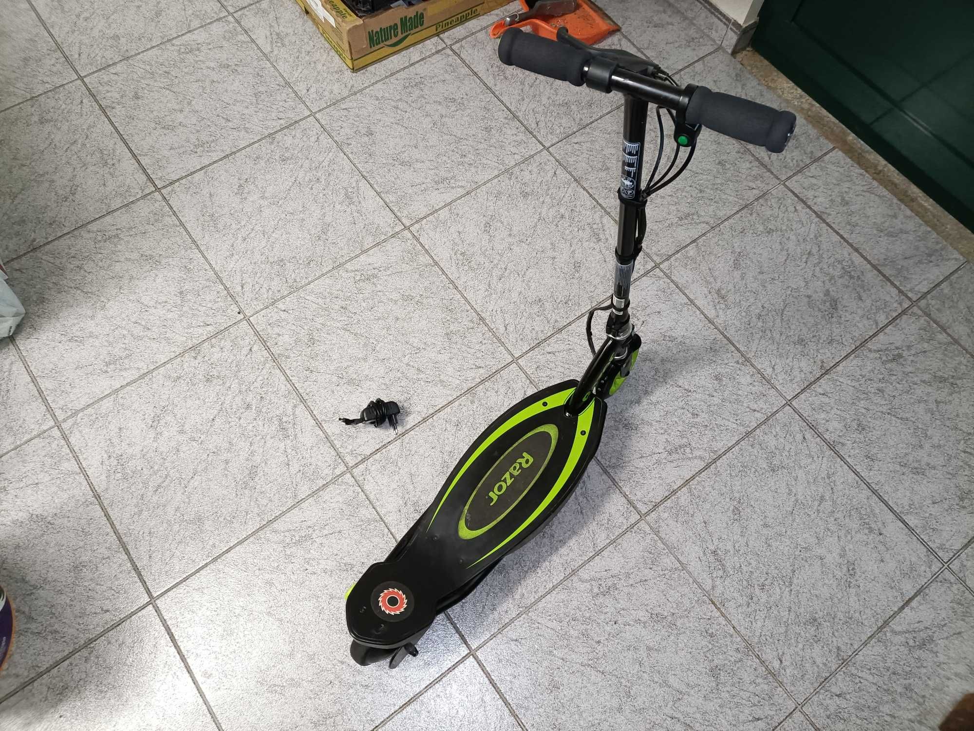 ENVIO GRÁTIS Trotinete elétrica a motor Razor crianças a partir dos 8