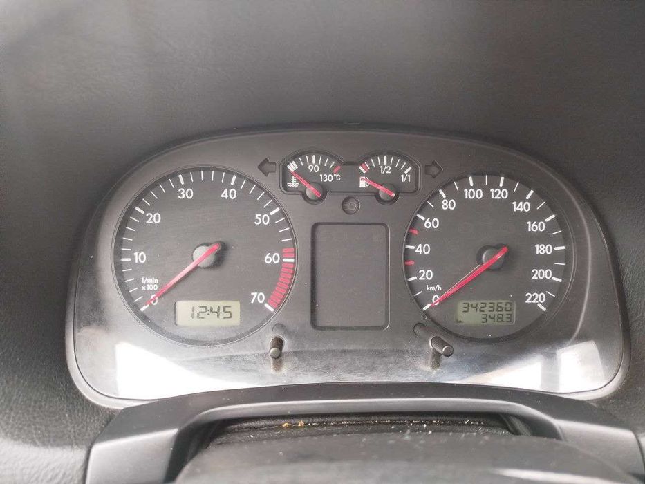 Volkswagen GOLF IV за 3500 $