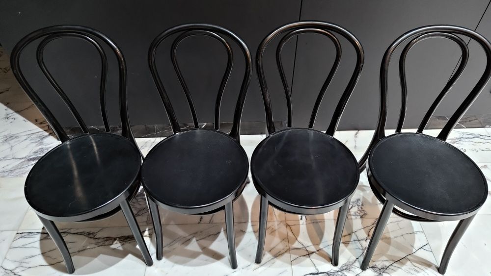 Komplet 4 krzesła IKEA koloru czarnego, cztery krzesła tworzywo