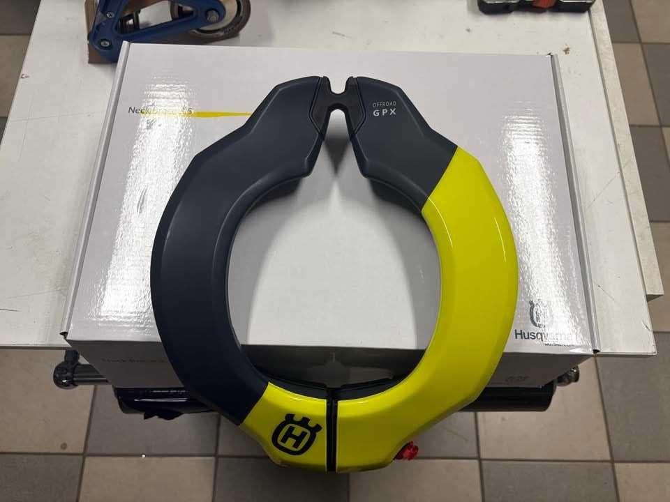 Ochraniacz karku Neckbrace Leat 3.5 GPX Junior NOWY