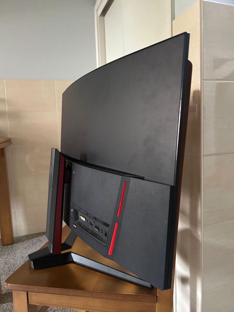 Monitor MSI 32”, 165hz, FullHD, Curved