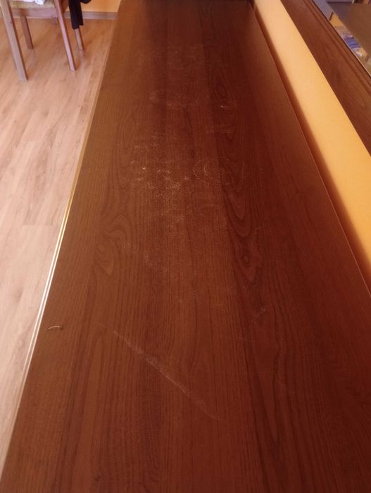 Komoda z lustrem i witryną