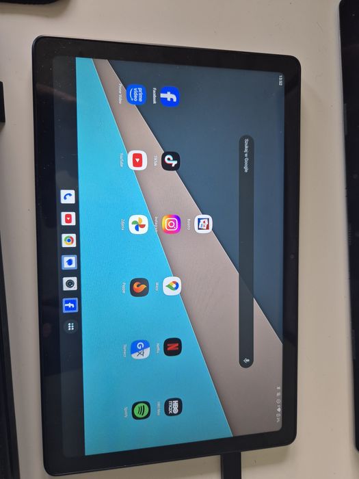 Tablet Kruger&matz eagle 1074 bdb stan, cały zestaw 4gb tam, 64gb, sim