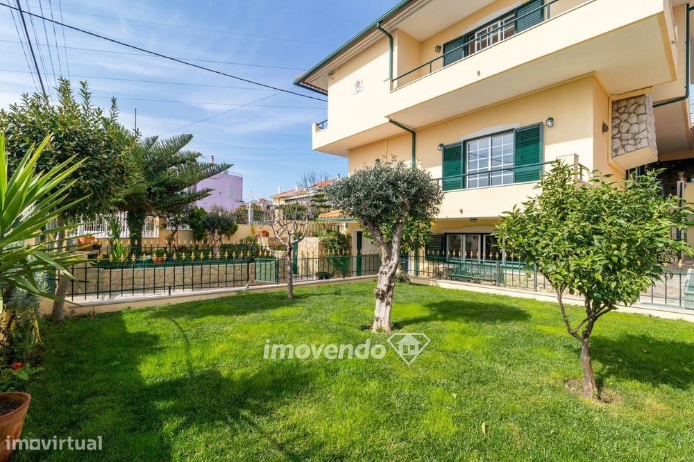 Moradia isolada T4+2 de luxo, em Santo António dos Cavaleiros