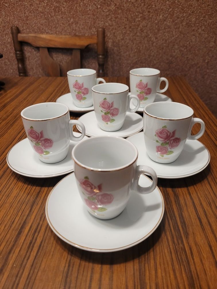 Zestaw 6 porcelanowych filiżanek  do espresso