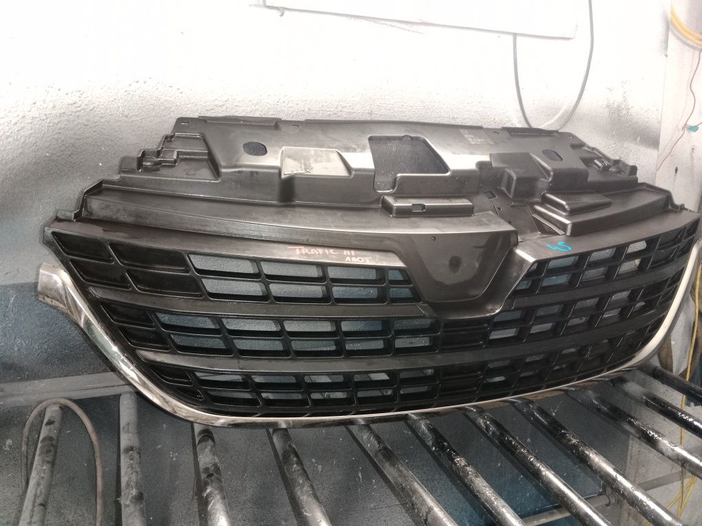 Renault Trafic III lift grill atrapa