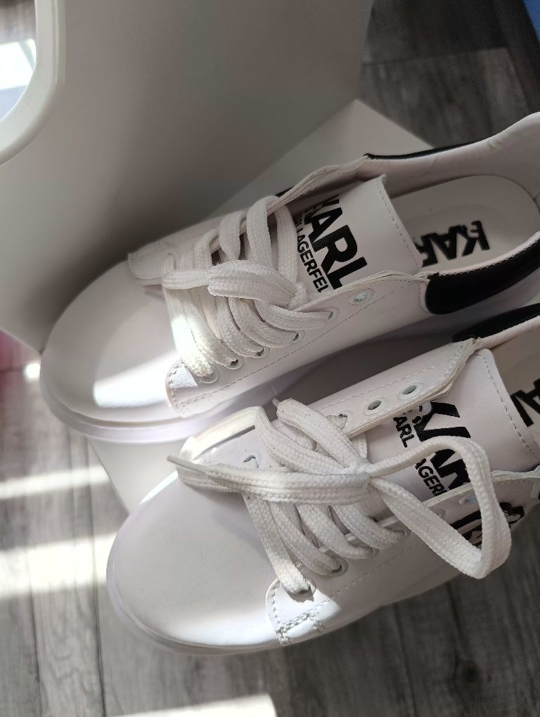 Sneakersy białe buty sportowe na platformie Karl Lagerfeld rozmiar 38