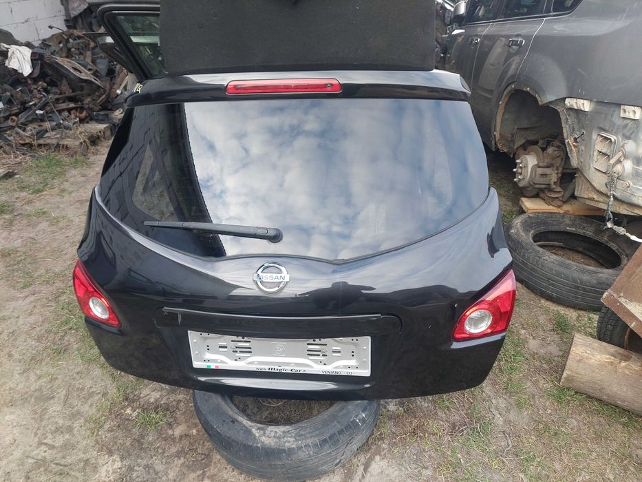 кришка багажника  nissan qashqai j10