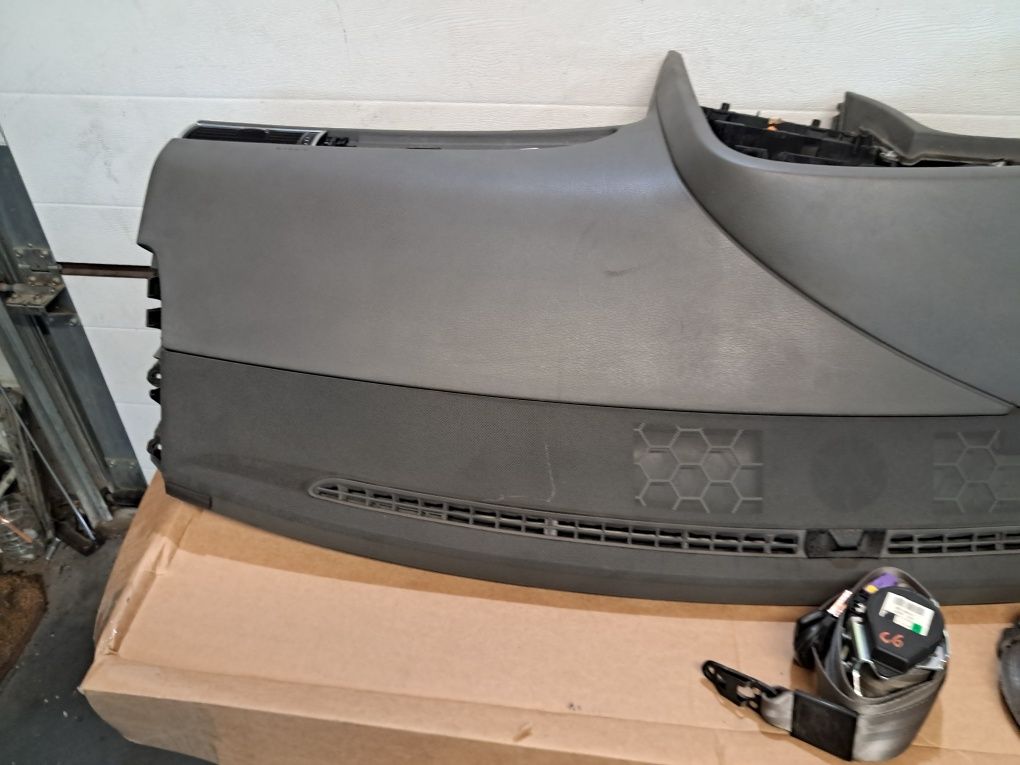 Deska rozdzielcza kokpit Audi A6 C6 kolor szary Achat