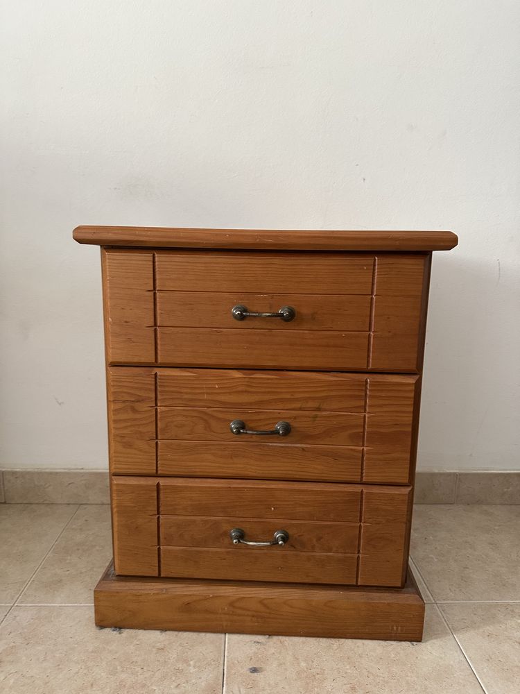 Mesa de cabeceira madeira