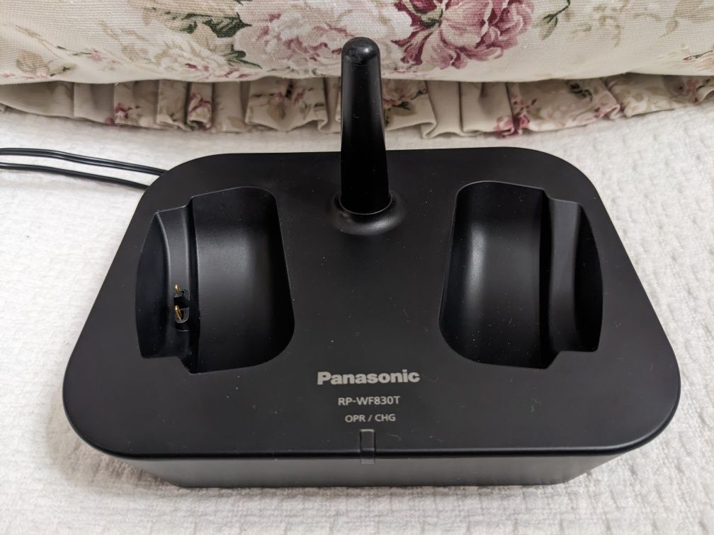 Бездротові навушники Panasonic RP-WF830T