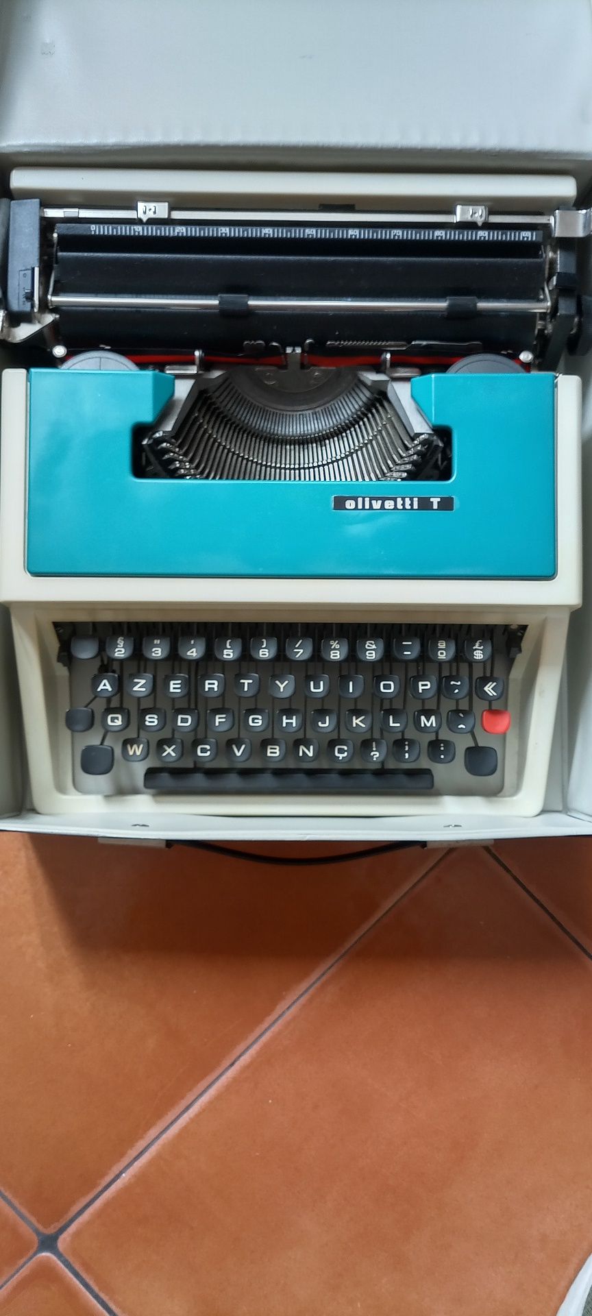 Máquina de escrever Olivetti