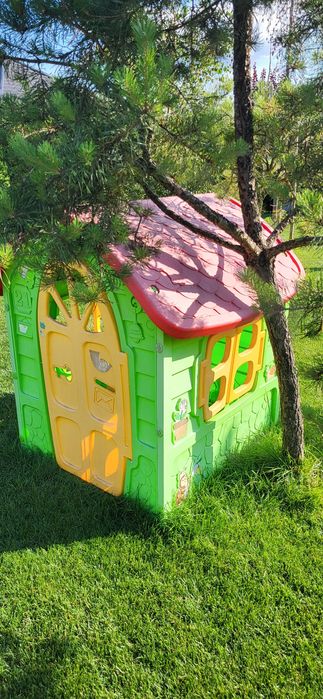 Domek plastikowy do ogrodu dla dzieci