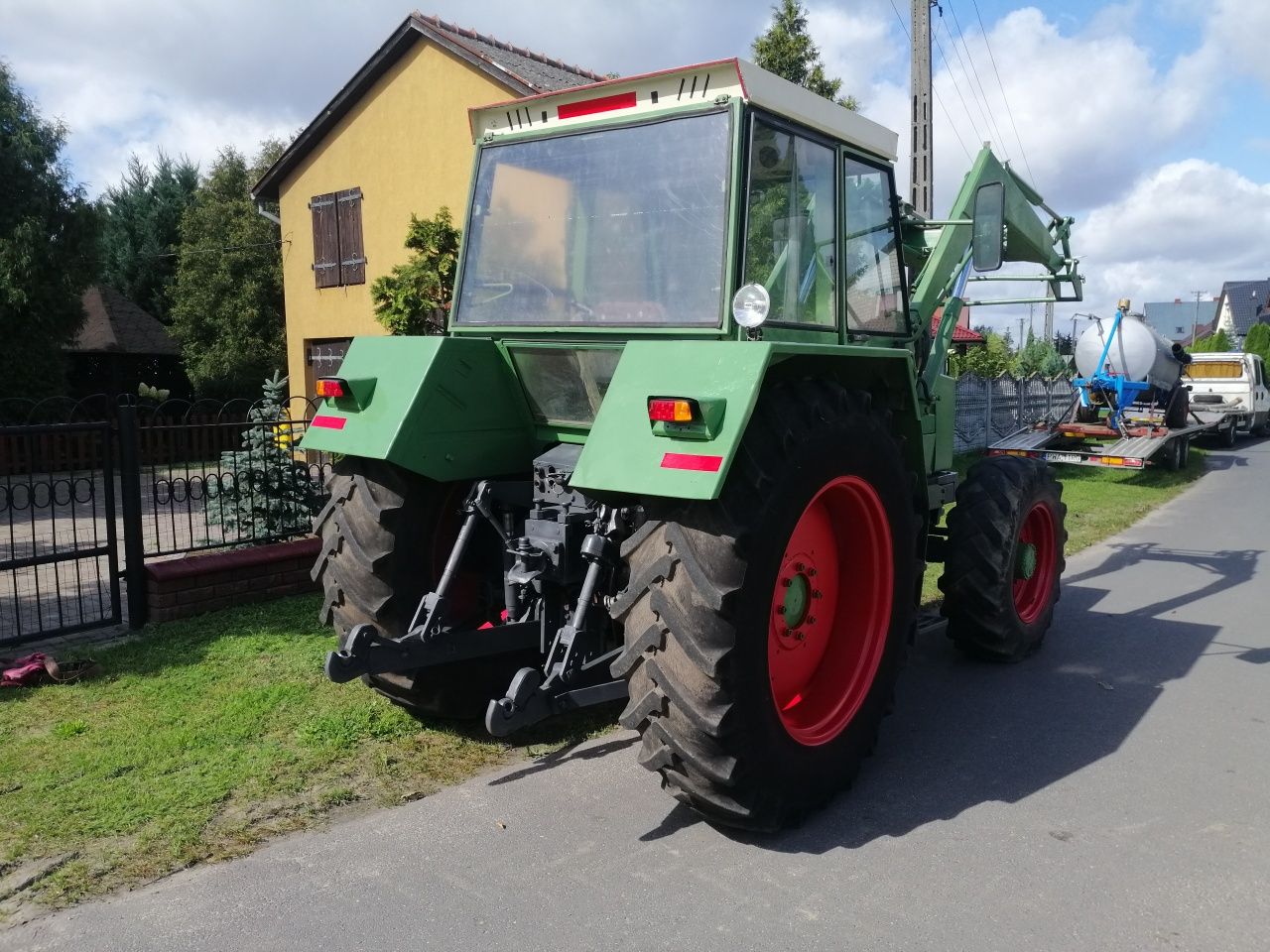 Ciągnik rolniczy traktor fendt  favorit 611 lsa z turem 80 r