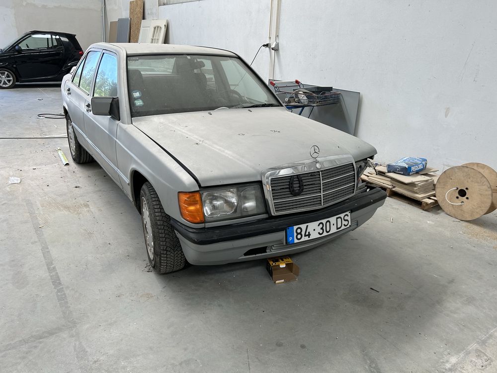 Mercedes 190d para pecas ou para recuperar