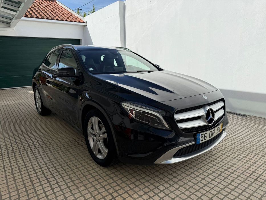 Mercedes-Benz GLA 200