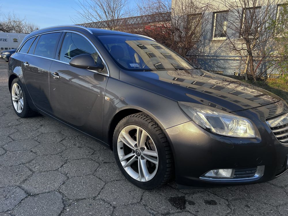 Opel insignia super stan