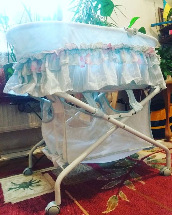 Ліжечко - люлька на колесиках