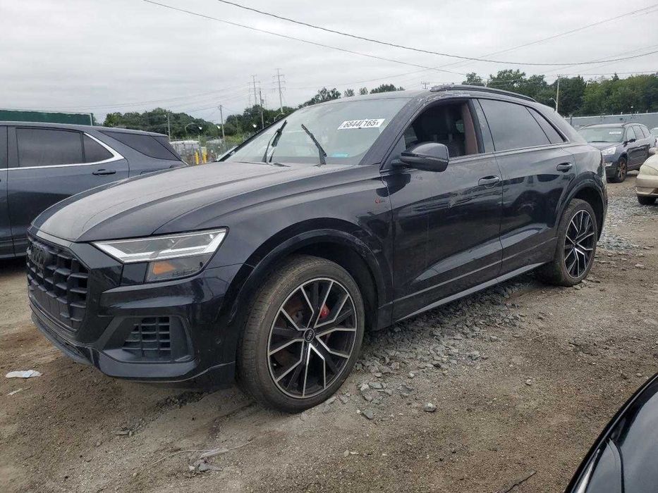 2021 AUDI Q8 Prestige Пневмопідвіска, Максимальна комплектація