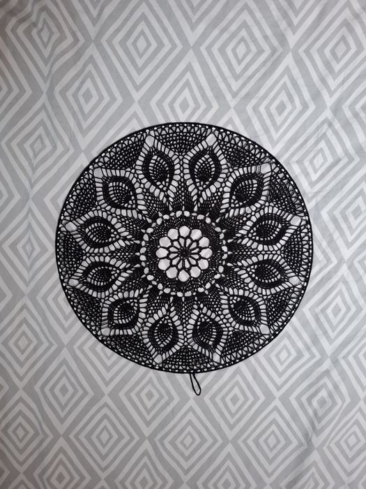 Ręcznie robiona mandala/ dekoracja ścienna – czarna