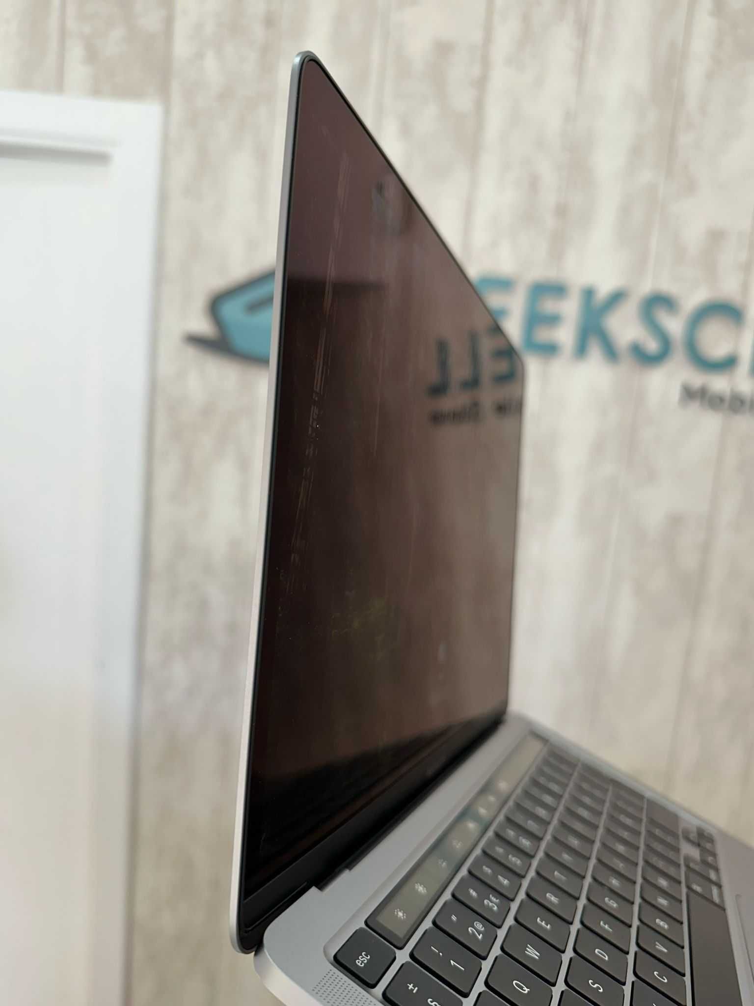 MACBOOK PRO M2 - 8/256GB - 24 Meses de garantia