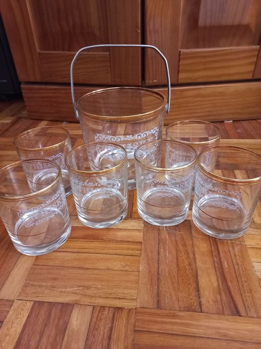 Conjunto de balde e 6 copos wisky e pinça