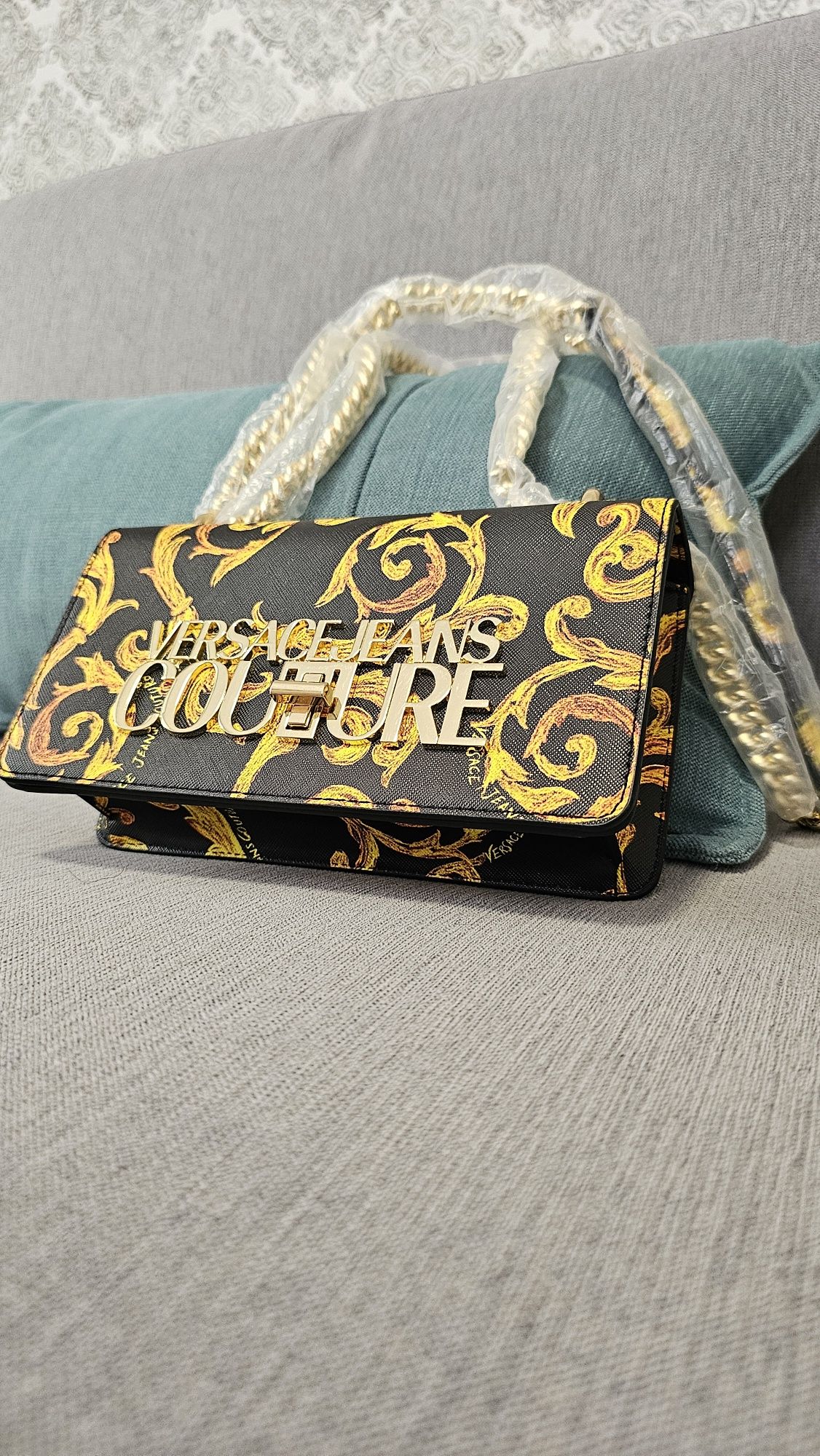 Сумка Versace Jeans Couture крос боді малюнок чорна кежуал