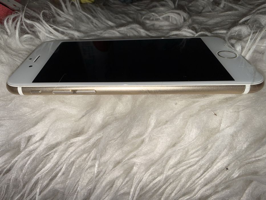iPhone 6s 64GB złoty + 7 etui