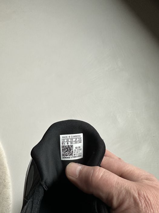 Кроссовки Adidas Ozelia ст.24.5 см