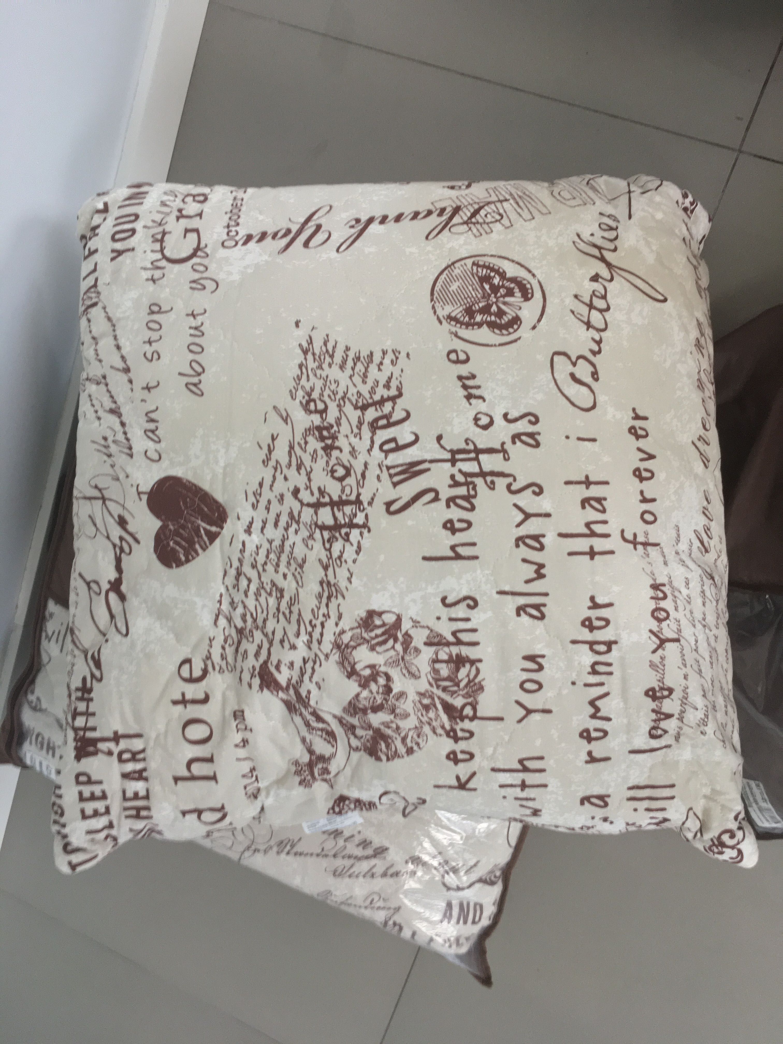 Vendo Edredão e Almofadas com Enchimento de Lã Merino, NOVO