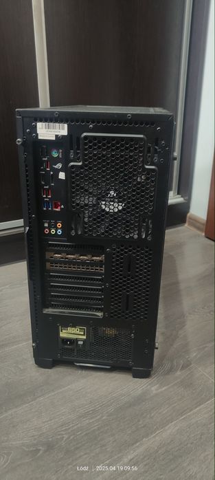 Komputer i7-9700k gskill 32gb  ek corsair magicool rtx 3060ti