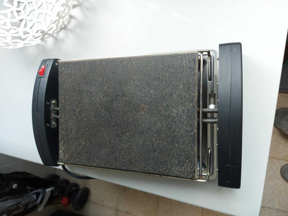 Grelhador eléctrico Ufesa de pedra fundida