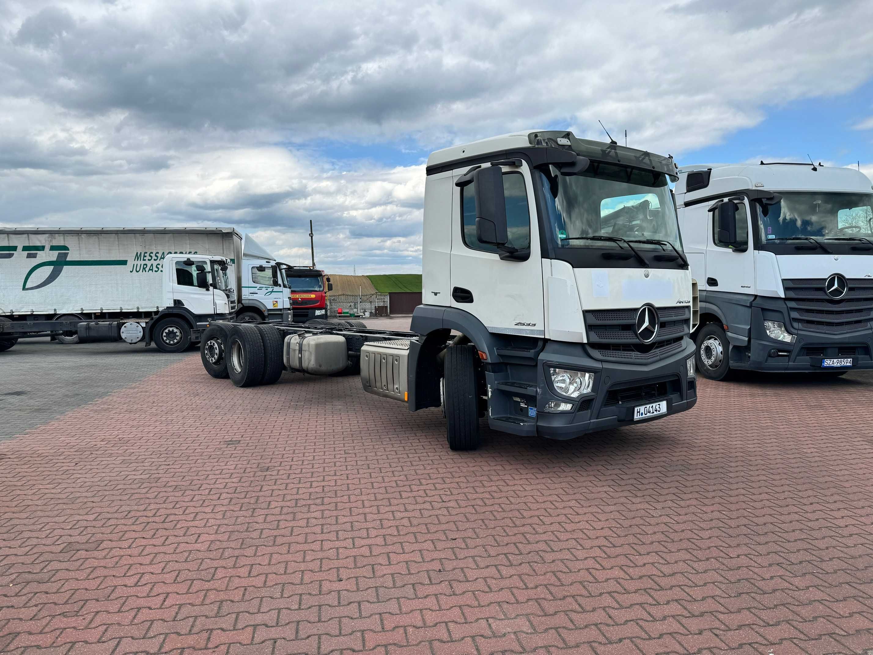 MERCEDES BENZ ANTOS 2533 6x2 3oś skrętna Rama do zabudowy asenizacyjny