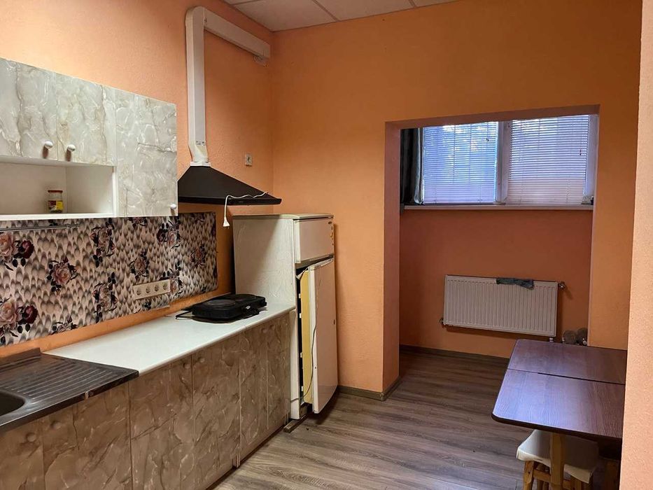 Продам цоколь з ремонтом. Житловий тариф на світло. Парк напроти