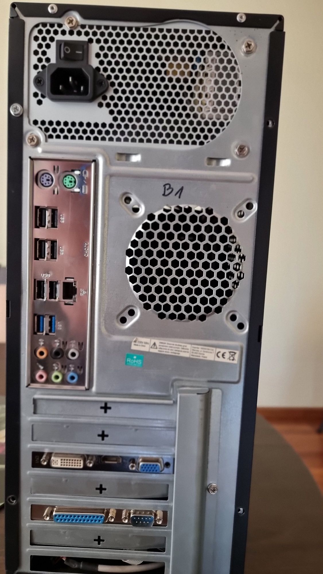 Komputer stacjonarny AMD FX 6300, SSD 240 GB, AsRock 970 Pro3.