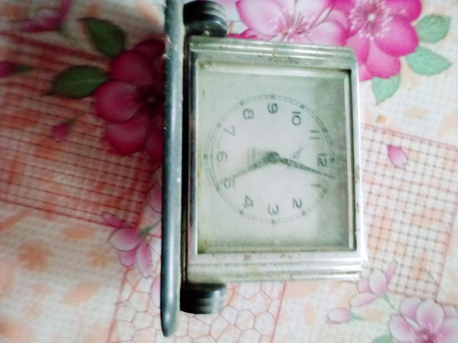 Продам часы старые