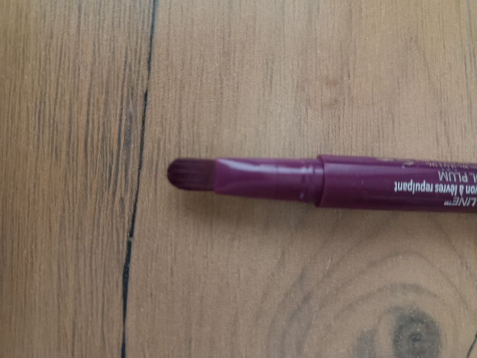 Buxom konturówka powiększająca usta