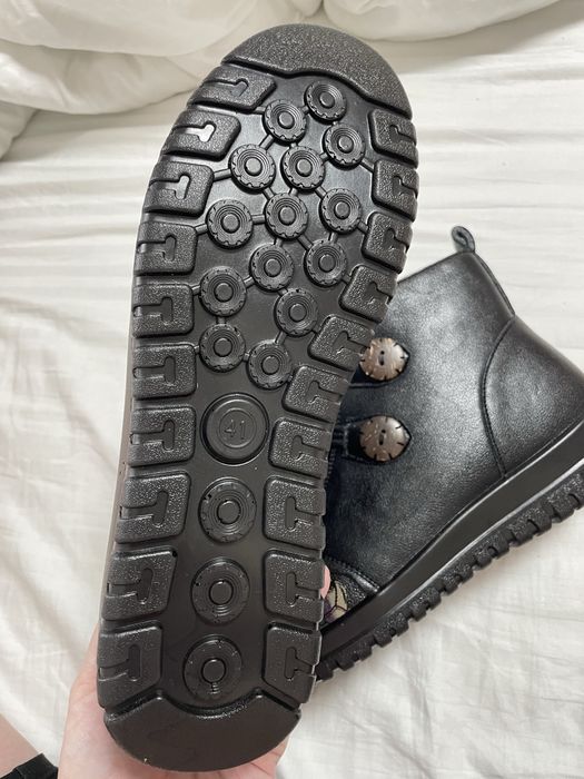 Жіночі черевики короткі чорні на хутрі осінні ботінки