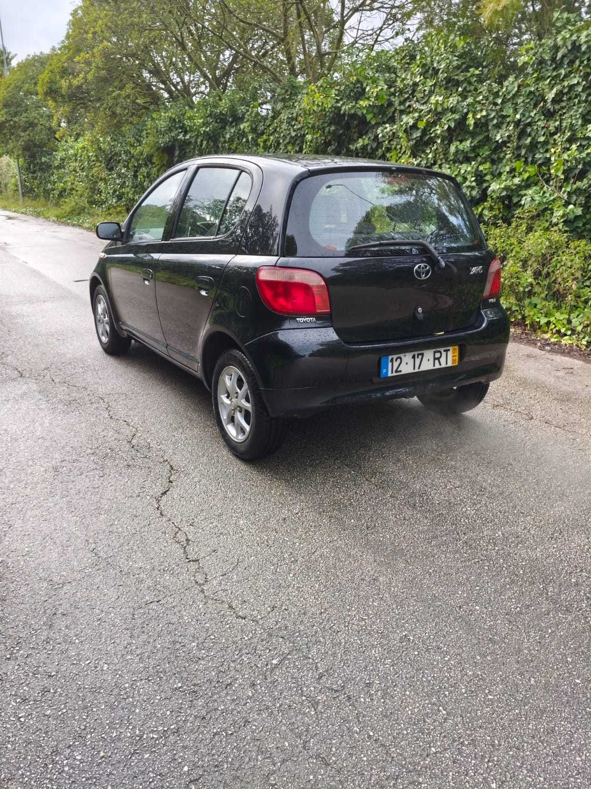 Toyota Yaris 1.0 a Gasolina (2001) – Fiável, Económico