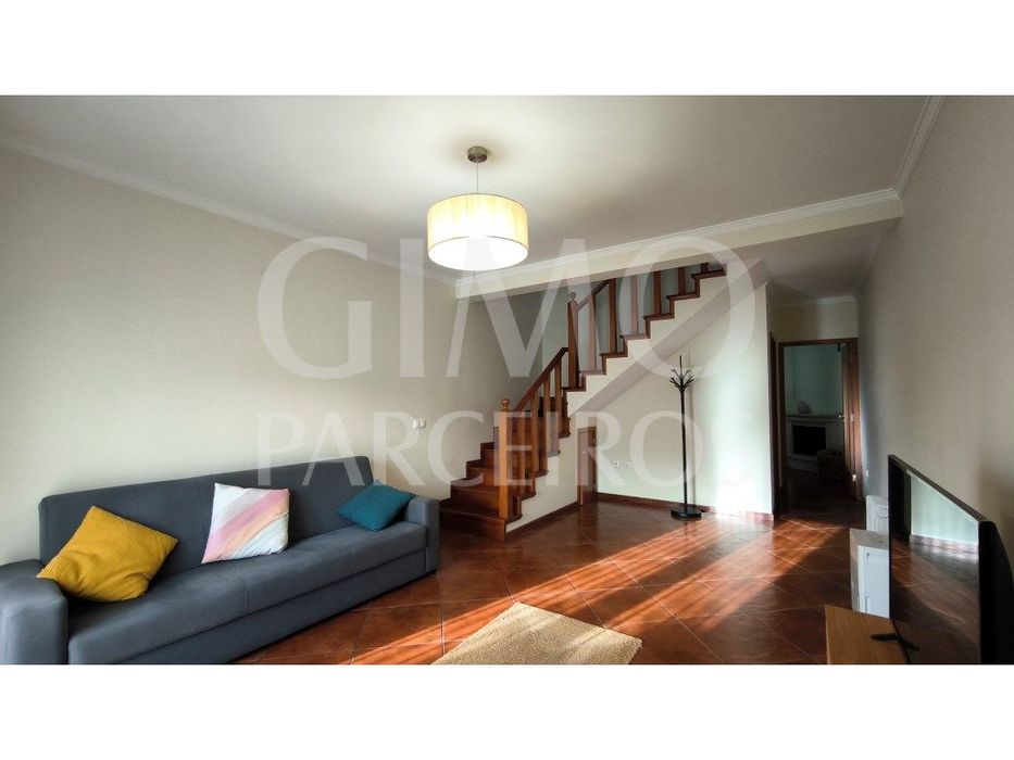 Moradia T3 Triplex a 2 minutos do Glicínias