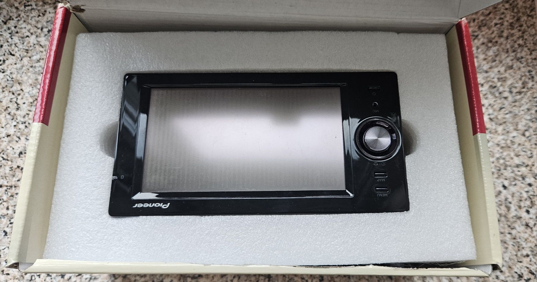 GPS Pioneeravoc-f500bt