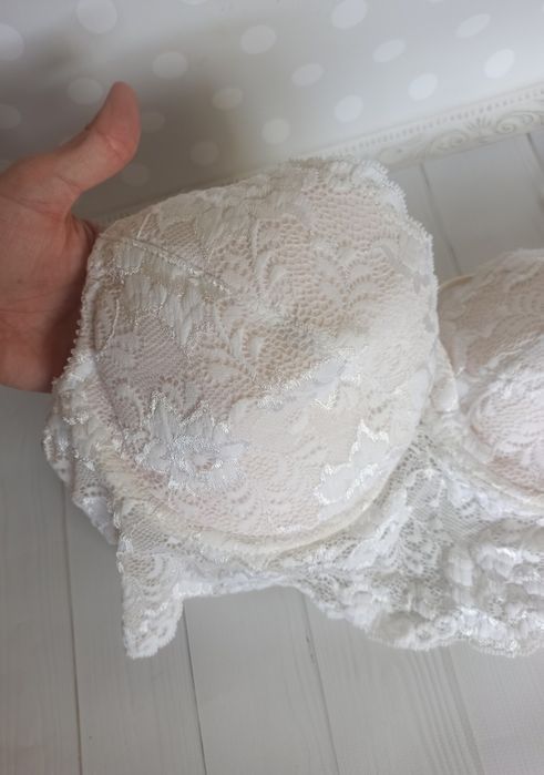 Бюстье. Кружевной бюст. 75 D