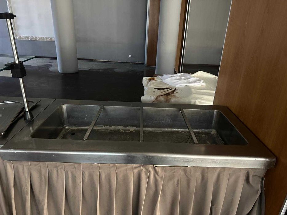 Linha completa de buffet quentes frios e sobremesas