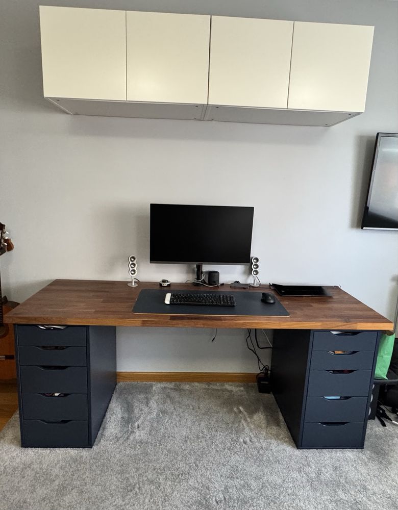 Secretaria e Armário de parede IKEA