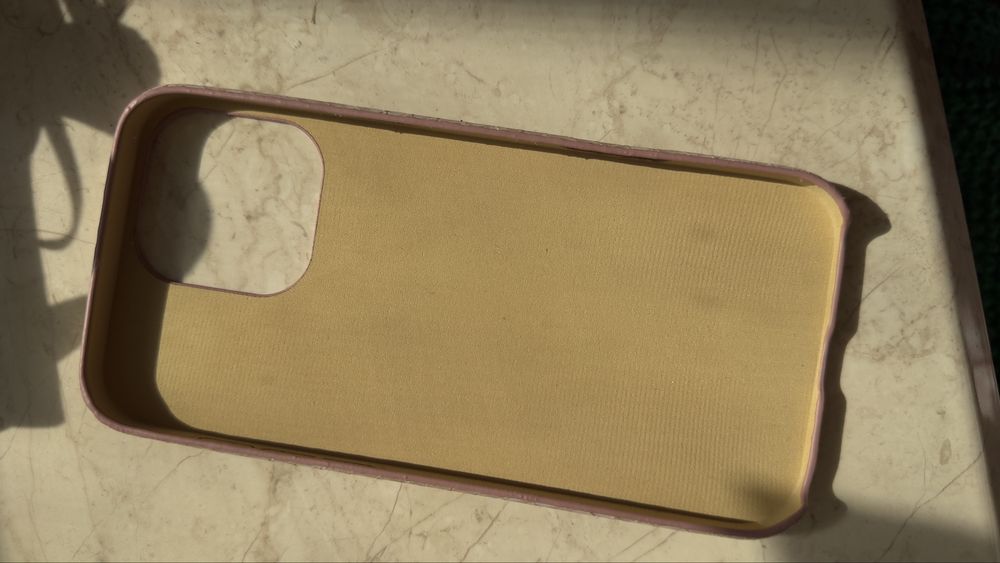 Продам чохол на IPHONE 16 pro max / продам чехол на IPHONE 16 pro max