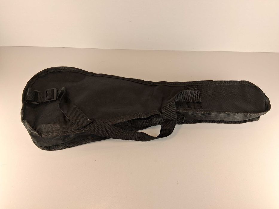 C056 Pokrowiec Na Ukulele Sopranowe Czarny